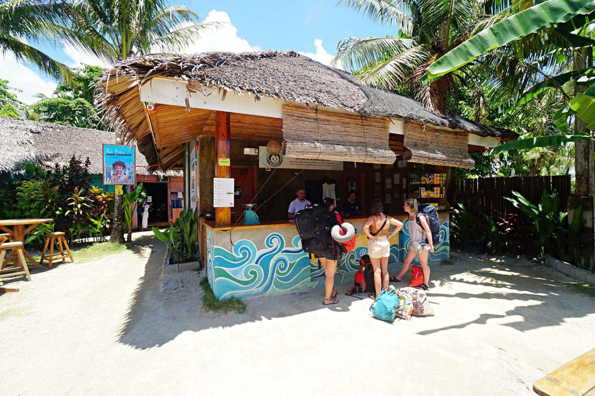 Mad Monkey Hostel Siargao (Adults Only) General Luna  Bagian luar foto